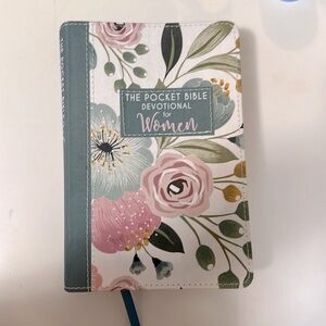 Pocket Bible Devotional for Women by Norma Rossouw